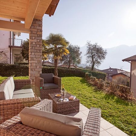 Ossuccio Grande C Home With Pool Sleeps 12 By Italian Apartments Como Bagian luar foto