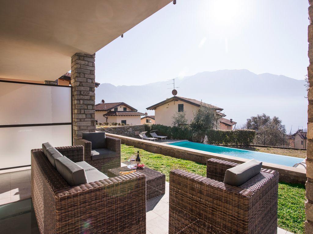 Ossuccio Grande C Home With Pool Sleeps 12 By Italian Apartments Como Bagian luar foto