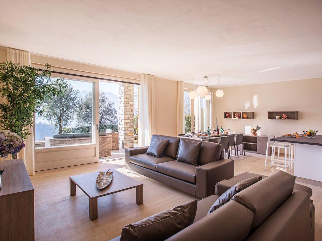 Ossuccio Grande C Home With Pool Sleeps 12 By Italian Apartments Como Bagian luar foto