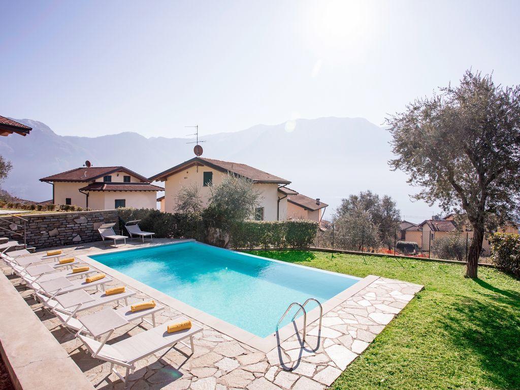 Ossuccio Grande C Home With Pool Sleeps 12 By Italian Apartments Como Bagian luar foto