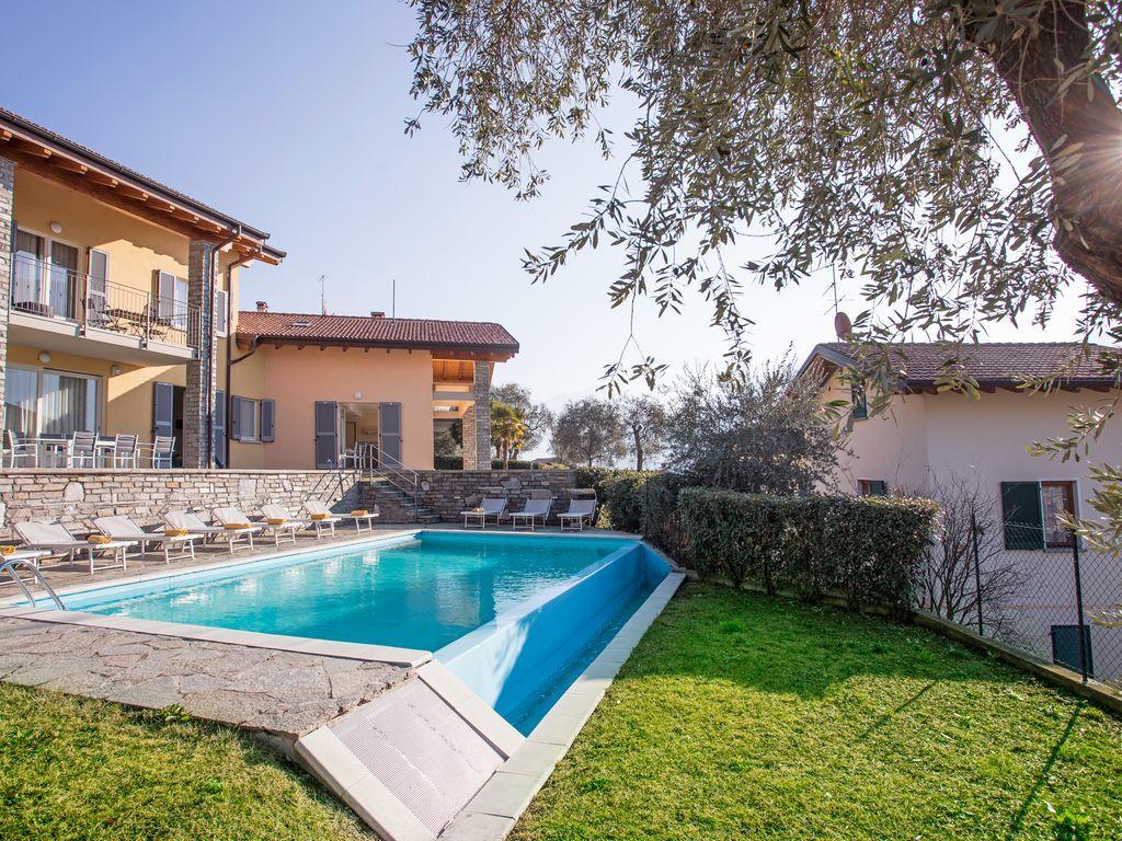 Ossuccio Grande C Home With Pool Sleeps 12 By Italian Apartments Como Bagian luar foto