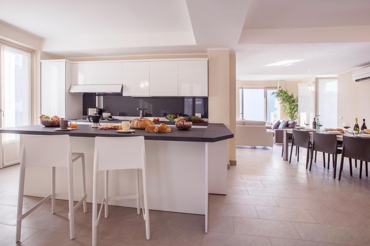 Ossuccio Grande C Home With Pool Sleeps 12 By Italian Apartments Como Bagian luar foto