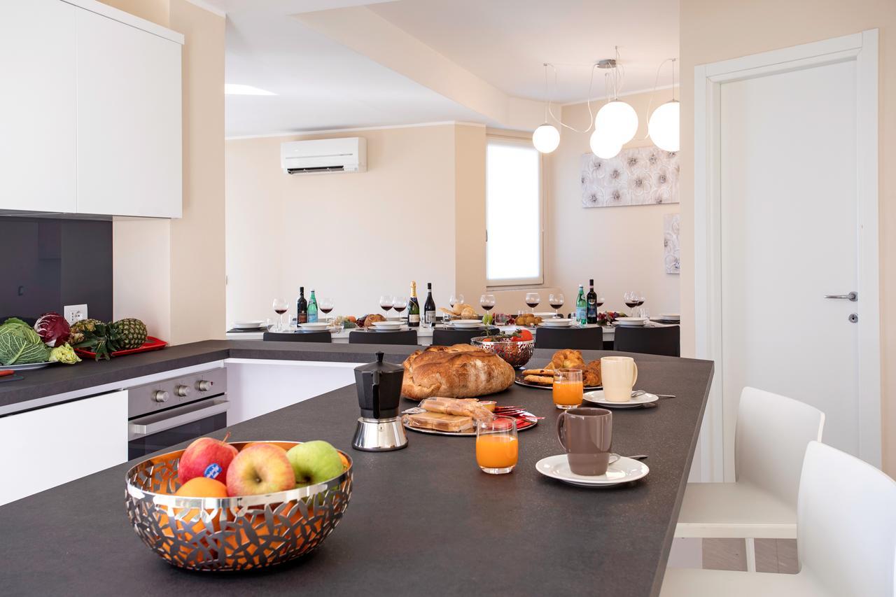 Ossuccio Grande C Home With Pool Sleeps 12 By Italian Apartments Como Bagian luar foto