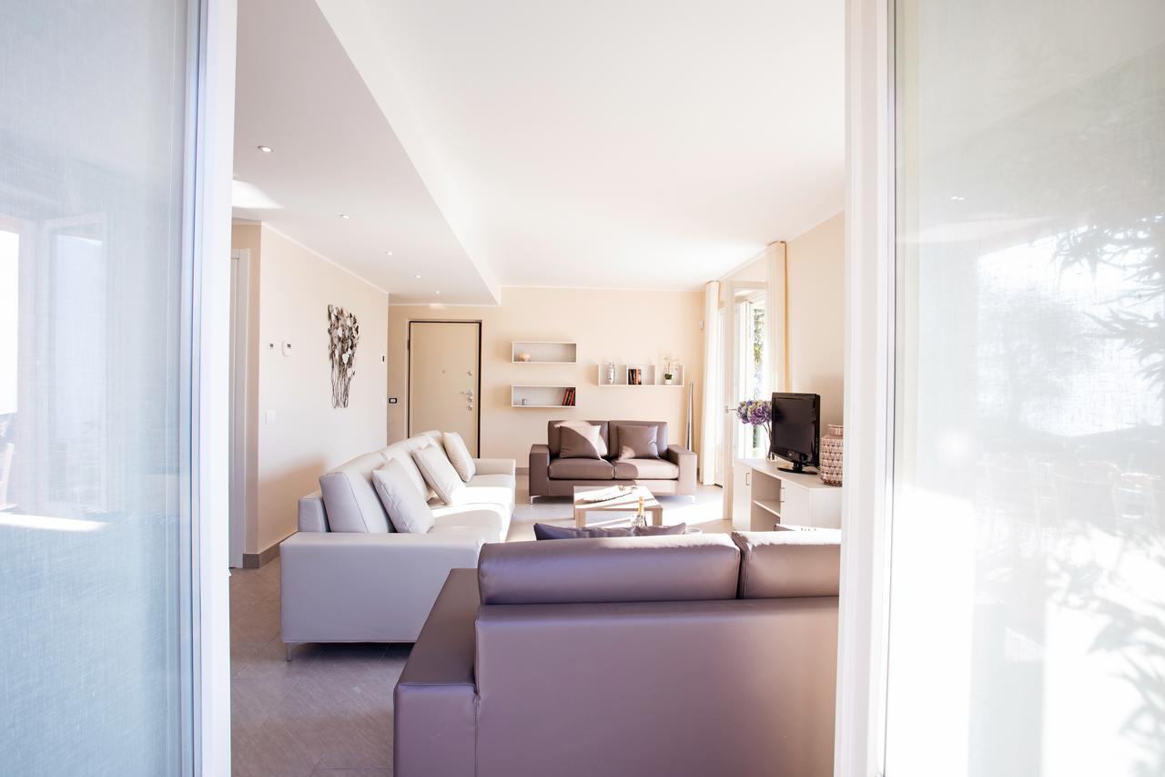 Ossuccio Grande C Home With Pool Sleeps 12 By Italian Apartments Como Bagian luar foto